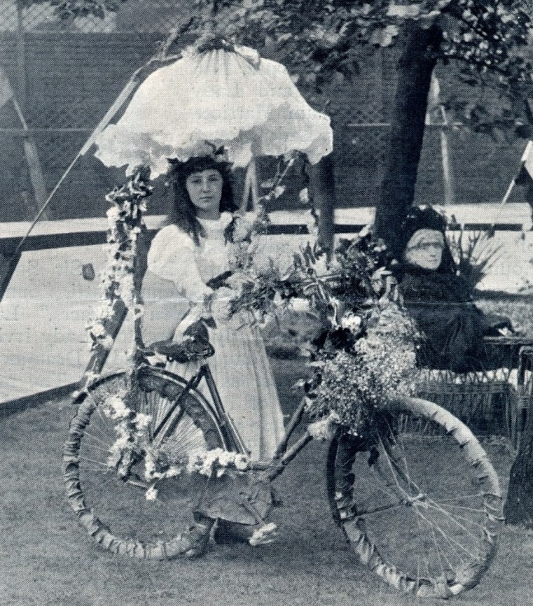 London - South Kensington - The Wheel Club : Image credit RBKS Local Studies